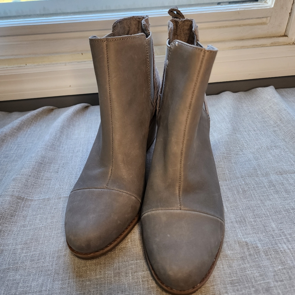 NWOT Tom's Grey (Cement) Everly Bootie - Size 9.5 *Please read description* - Picture 2 of 10